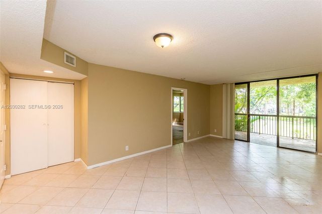 5721 Riverside Drive 202B5, Coral Springs, FL 33067