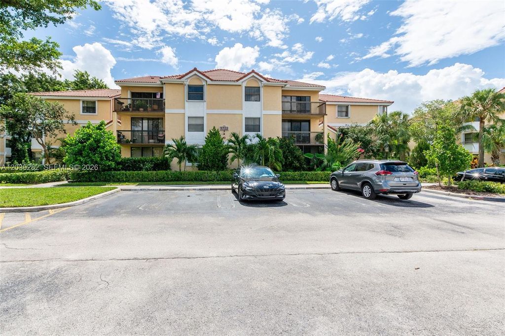5721 Riverside Drive 202B5, Coral Springs, FL 33067