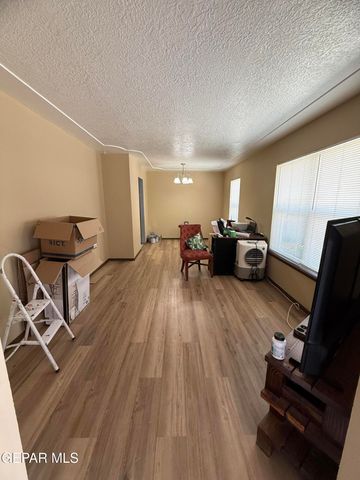 10025 Foothill Drive, El Paso, TX 79924