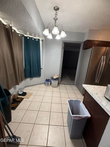 10025 Foothill Drive, El Paso, TX 79924