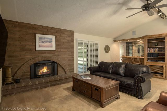 5367 N Briarwood Avenue, Fresno, CA 93711