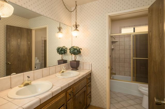 5367 N Briarwood Avenue, Fresno, CA 93711