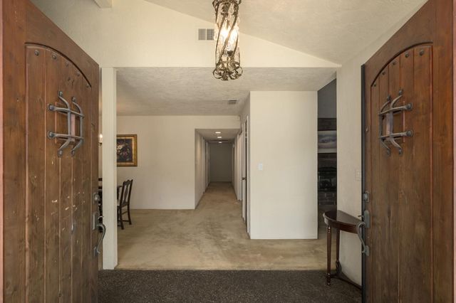 5367 N Briarwood Avenue, Fresno, CA 93711