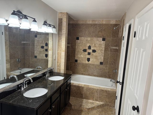 339 OAKLEIGH DR, Collierville, TN 38017