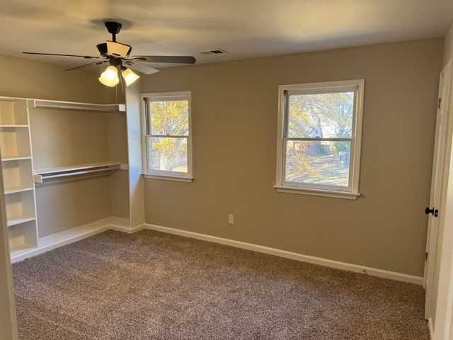 339 OAKLEIGH DR, Collierville, TN 38017