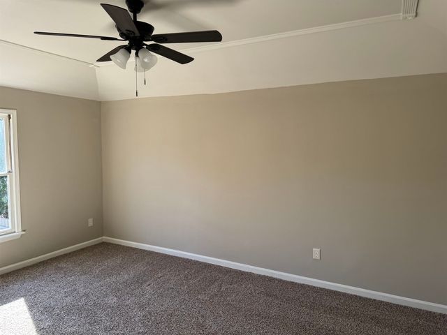 339 OAKLEIGH DR, Collierville, TN 38017