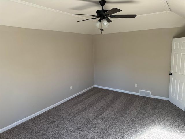 339 OAKLEIGH DR, Collierville, TN 38017