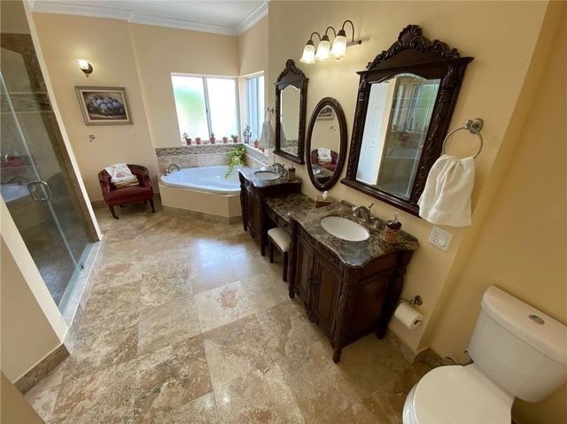 10747 NW 70th Terrace, Doral, FL 33178