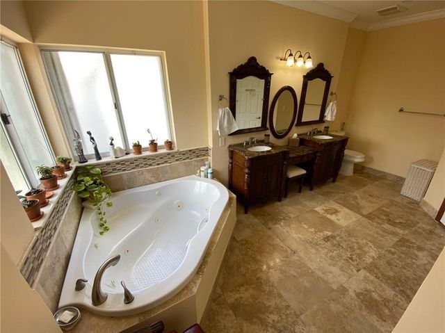 10747 NW 70th Terrace, Doral, FL 33178