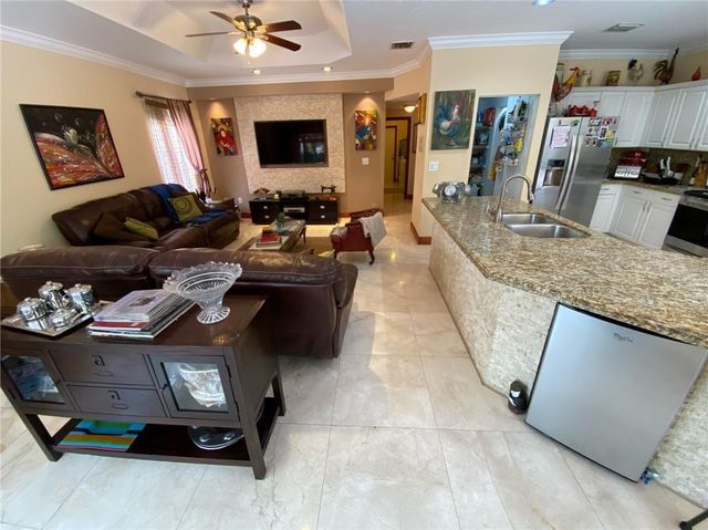 10747 NW 70th Terrace, Doral, FL 33178