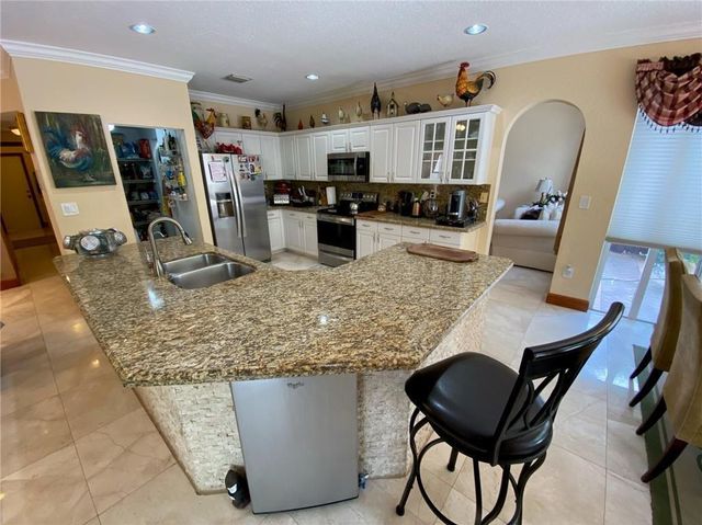 10747 NW 70th Terrace, Doral, FL 33178
