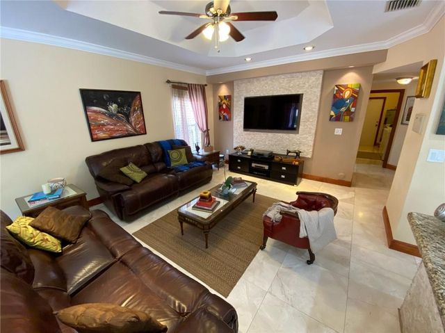 10747 NW 70th Terrace, Doral, FL 33178