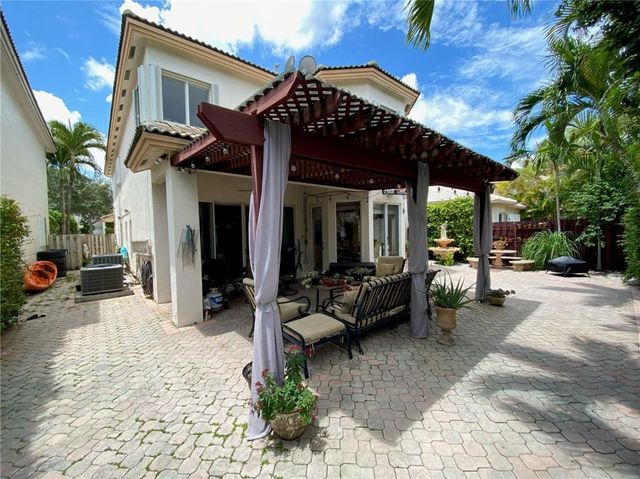 10747 NW 70th Terrace, Doral, FL 33178