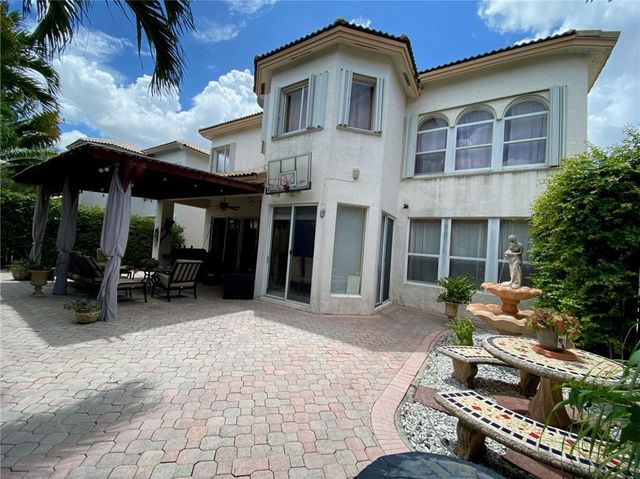 10747 NW 70th Terrace, Doral, FL 33178