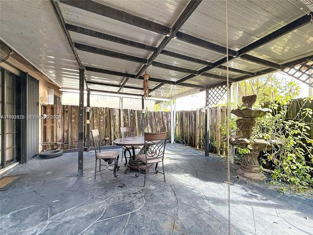 6722 NW 192nd Ln, Hialeah, FL 33015