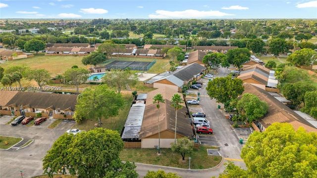 6722 NW 192nd Ln, Hialeah, FL 33015