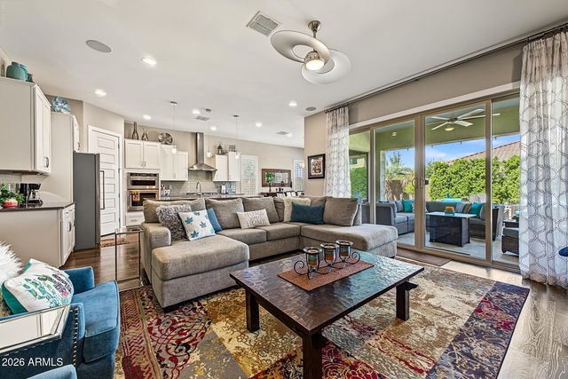 1822 E Canyon Way, Chandler, AZ 85249