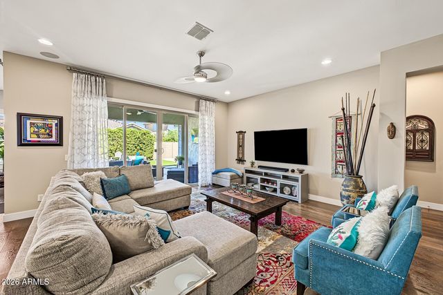 1822 E Canyon Way, Chandler, AZ 85249