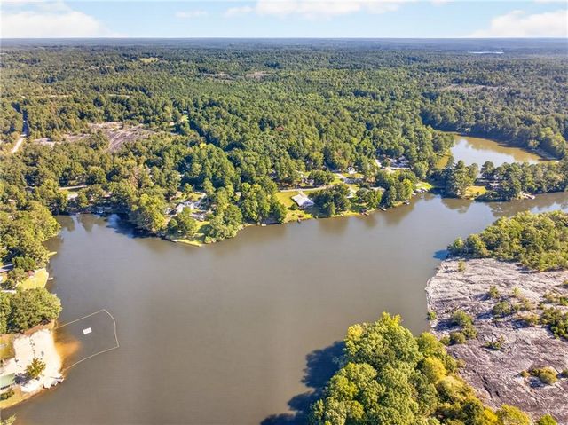 2503 Lakeshore Drive NE, Conyers, GA 30012