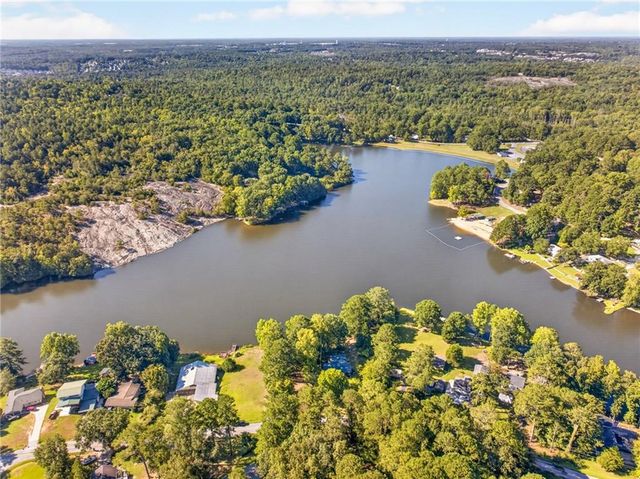 2503 Lakeshore Drive NE, Conyers, GA 30012