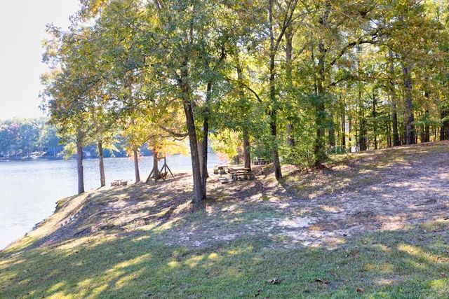 2503 Lakeshore Drive NE, Conyers, GA 30012