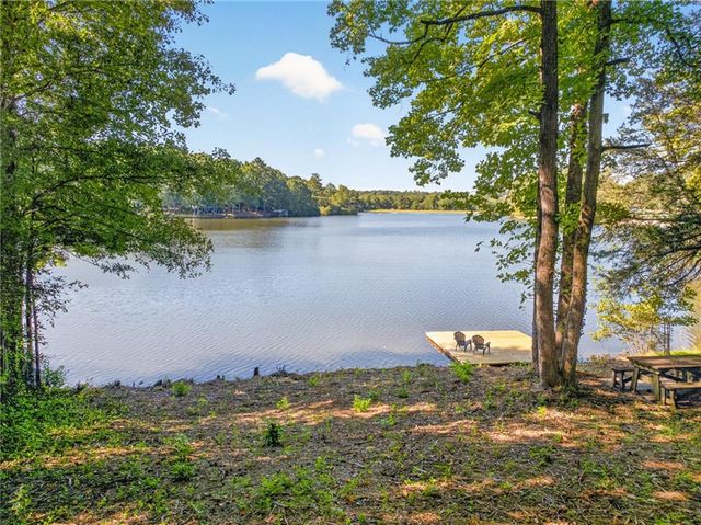 2503 Lakeshore Drive NE, Conyers, GA 30012