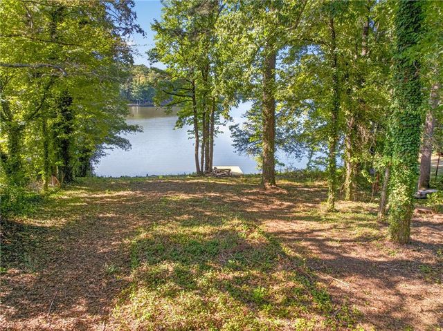 2503 Lakeshore Drive NE, Conyers, GA 30012