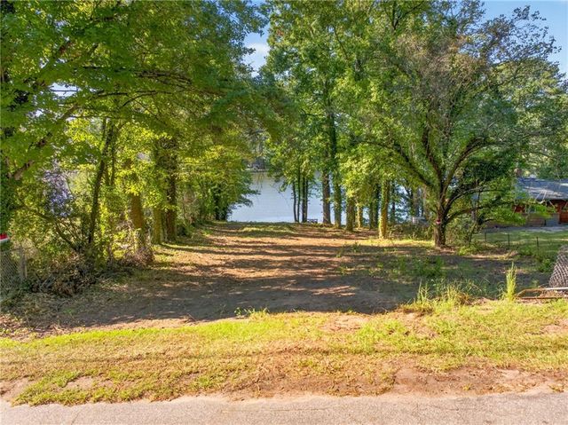 2503 Lakeshore Drive NE, Conyers, GA 30012