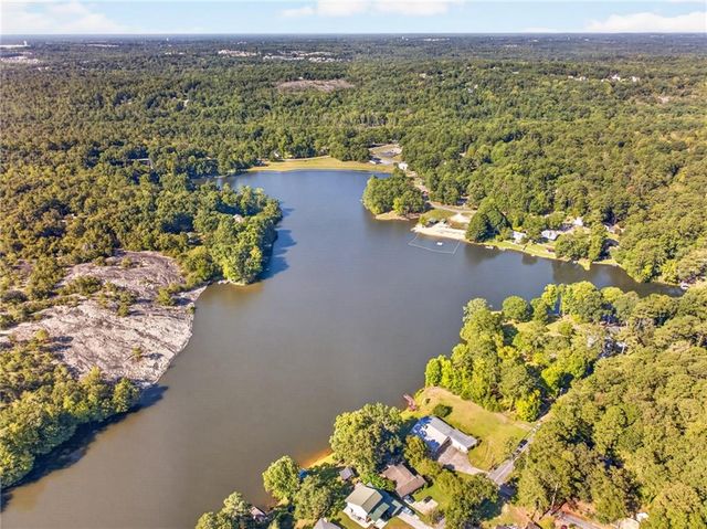 2503 Lakeshore Drive NE, Conyers, GA 30012