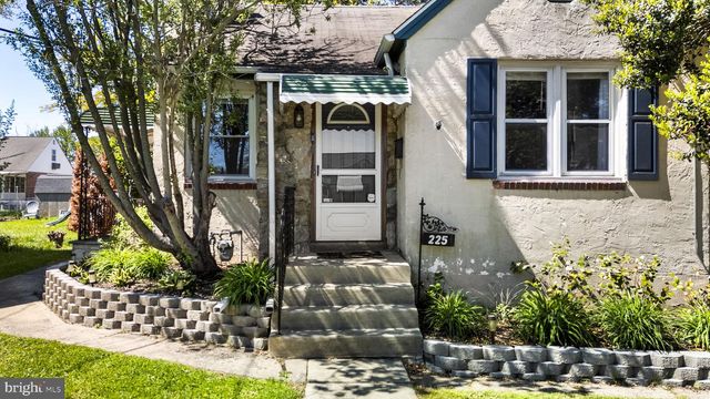225 FOLSOM AVE, Folsom, PA 19033