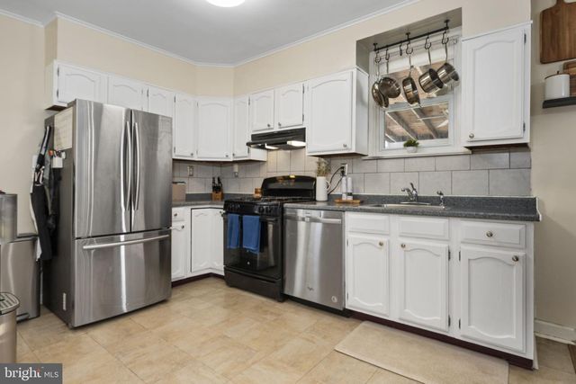 225 FOLSOM AVE, Folsom, PA 19033