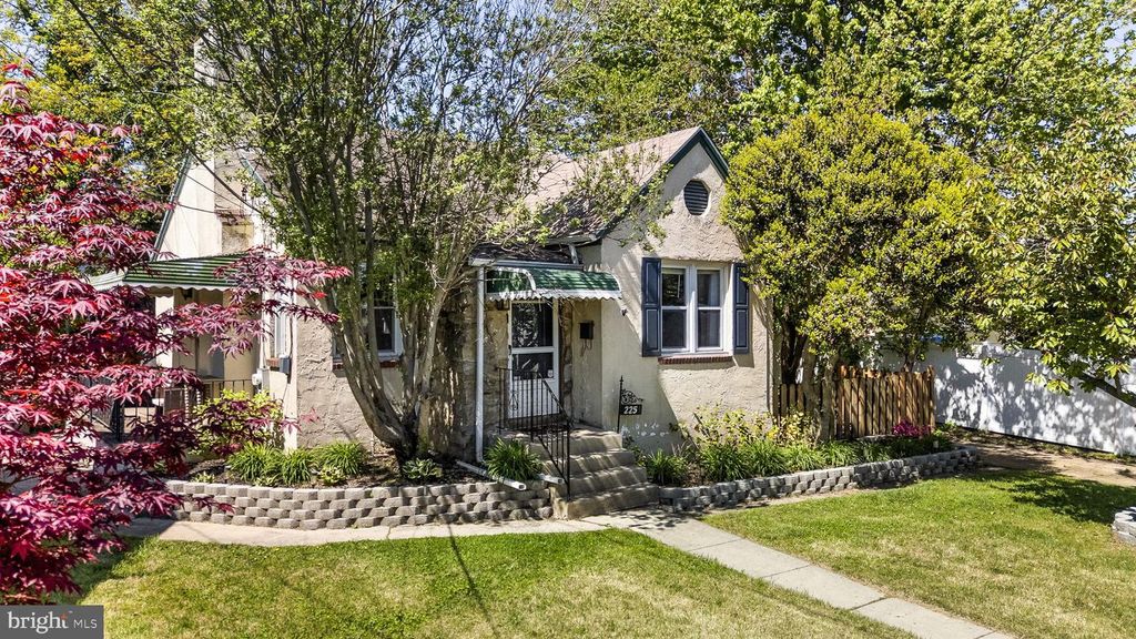 225 FOLSOM AVE, Folsom, PA 19033