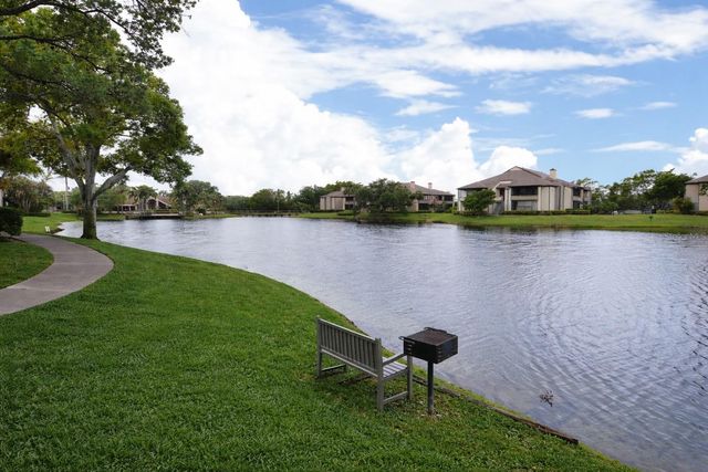 10263 GANDY BOULEVARD N 414, St Petersburg, FL 33702