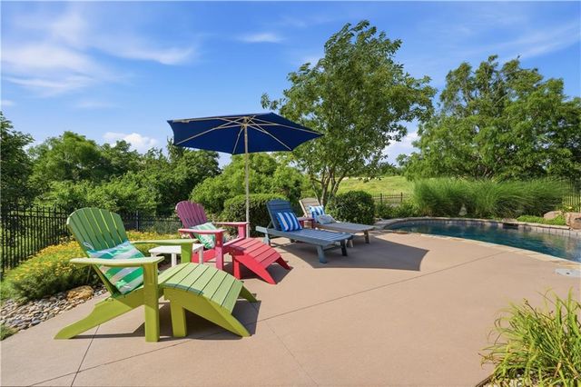 9162 COTTONWOOD CANYON Drive, Lenexa, KS 66219