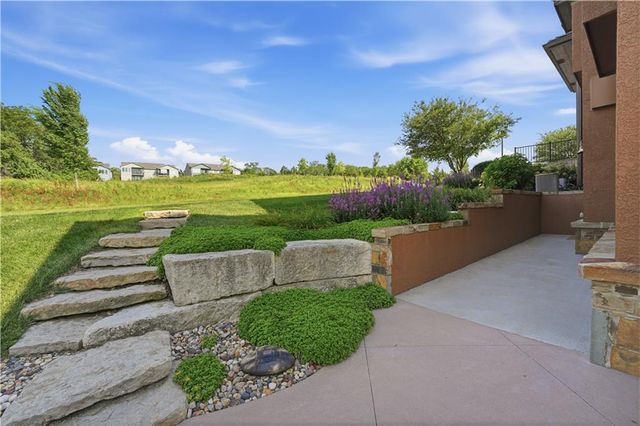 9162 COTTONWOOD CANYON Drive, Lenexa, KS 66219