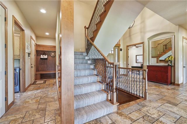 9162 COTTONWOOD CANYON Drive, Lenexa, KS 66219