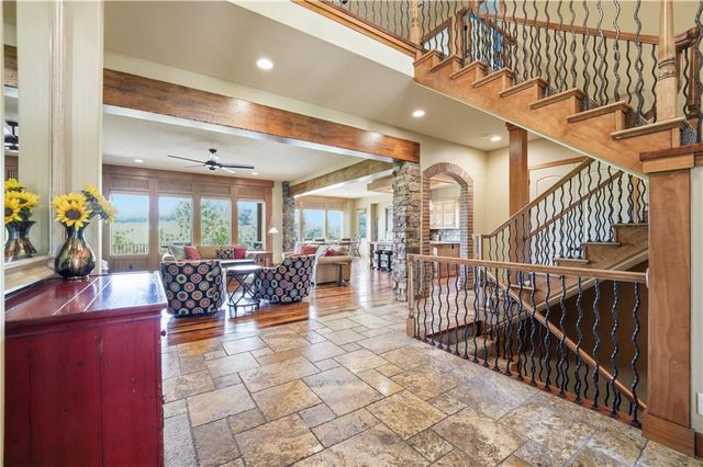 9162 COTTONWOOD CANYON Drive, Lenexa, KS 66219