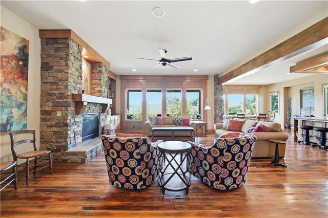 9162 COTTONWOOD CANYON Drive, Lenexa, KS 66219