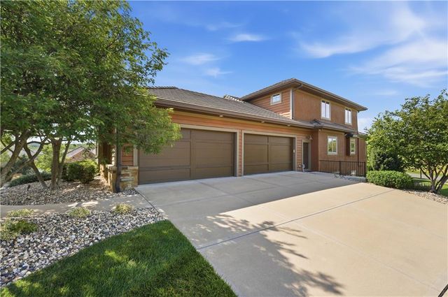 9162 COTTONWOOD CANYON Drive, Lenexa, KS 66219