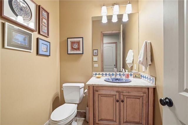9162 COTTONWOOD CANYON Drive, Lenexa, KS 66219