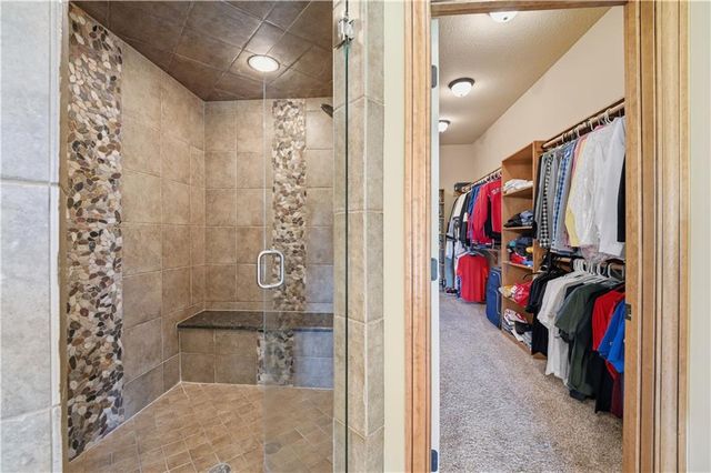 9162 COTTONWOOD CANYON Drive, Lenexa, KS 66219
