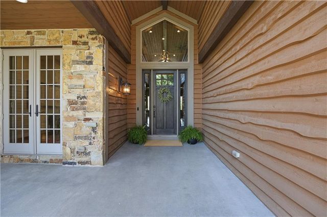 9162 COTTONWOOD CANYON Drive, Lenexa, KS 66219