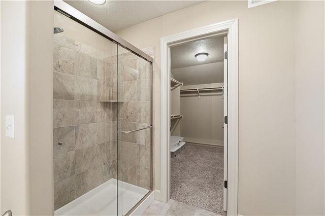 9162 COTTONWOOD CANYON Drive, Lenexa, KS 66219