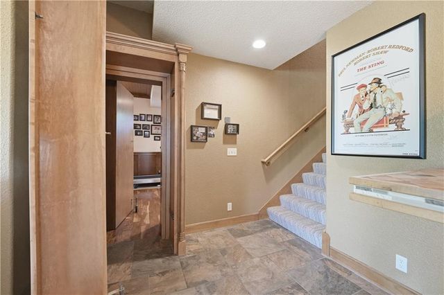 9162 COTTONWOOD CANYON Drive, Lenexa, KS 66219