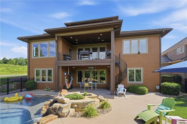 9162 COTTONWOOD CANYON Drive, Lenexa, KS 66219