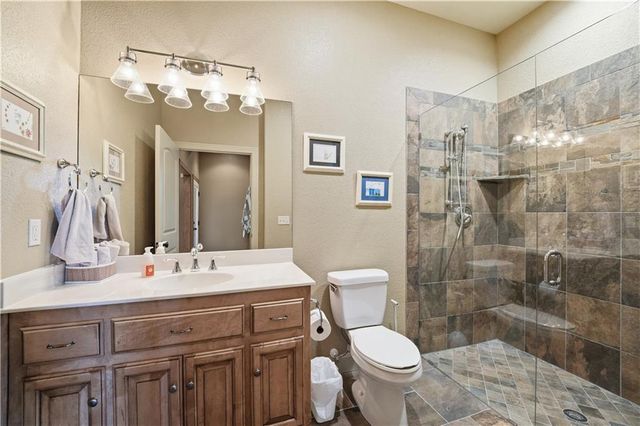 9162 COTTONWOOD CANYON Drive, Lenexa, KS 66219