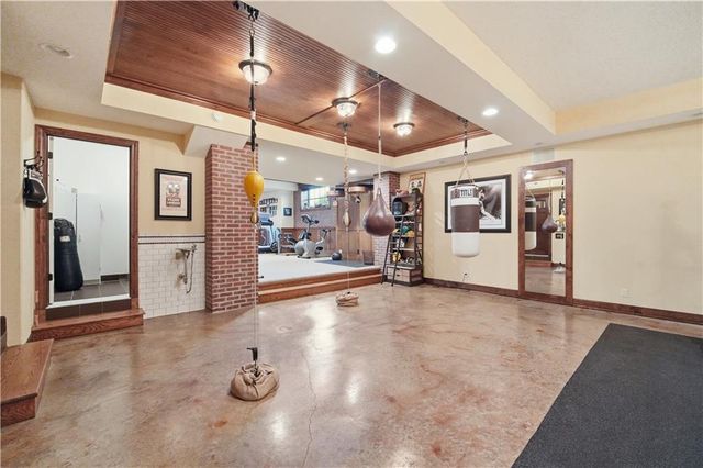 9162 COTTONWOOD CANYON Drive, Lenexa, KS 66219