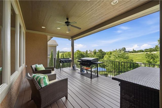 9162 COTTONWOOD CANYON Drive, Lenexa, KS 66219