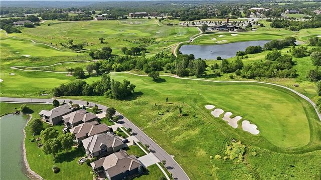 9162 COTTONWOOD CANYON Drive, Lenexa, KS 66219