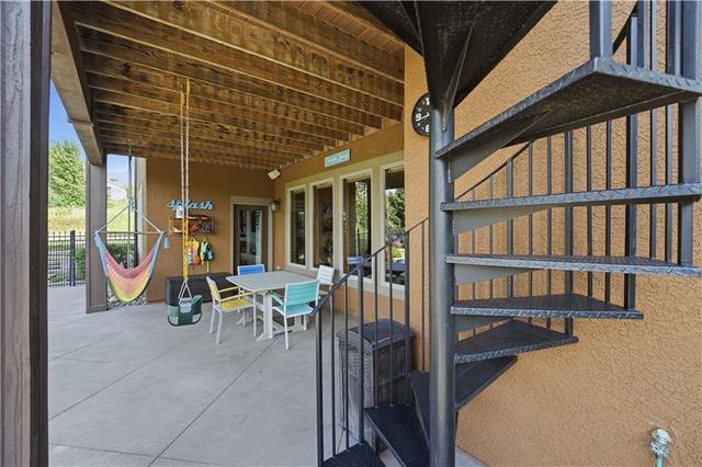 9162 COTTONWOOD CANYON Drive, Lenexa, KS 66219